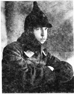 V. Varankin — instruisto de kavaleria lernejo. Urbo Tverj, 1925